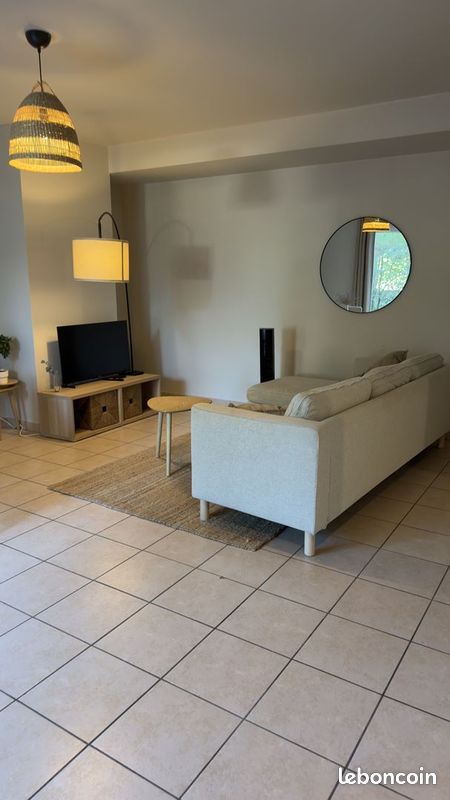 Appartement 2 pièces 52 m² · à Bron · 52 m² · 990 €/mois