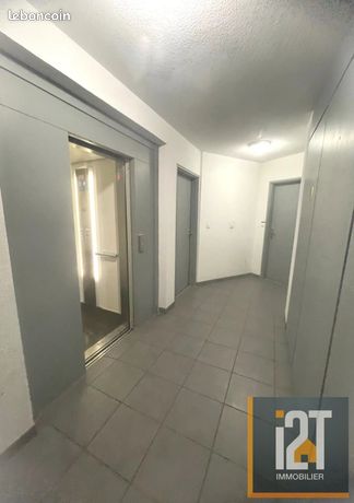 https://img.leboncoin.fr/api/v1/lbcpb1/images/3b/28/69/3b28691bdff2138d25b91ed8d49f34d6d524aafb.jpg?rule=ad-image