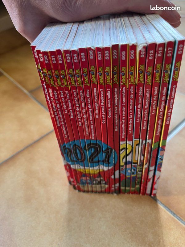 Lot 18 magazines J’Aime Lire (image 1)