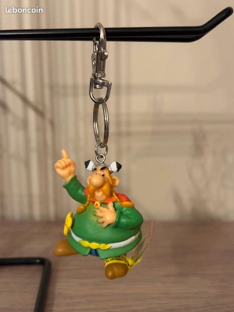 Figurine ASTERIX ABRARACOURCIX Le Chef Combat Des Figure Gaulois