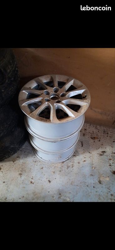 3 jantes audi A1 16 pouces (image 1)