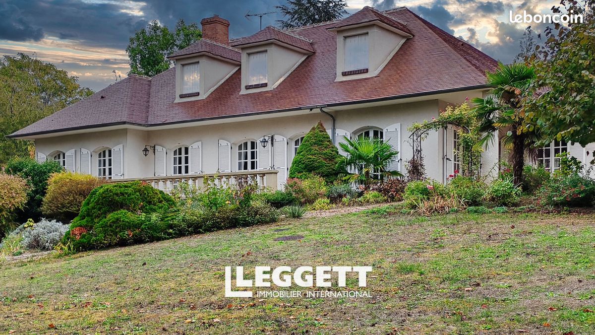 Maison 12 pièces 343 m² · à Orléans · 343 m² · 554 000 €