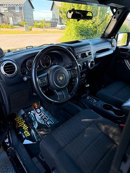 Jeep Wrangler UNLIMITED 200 CH BVA (image 4)