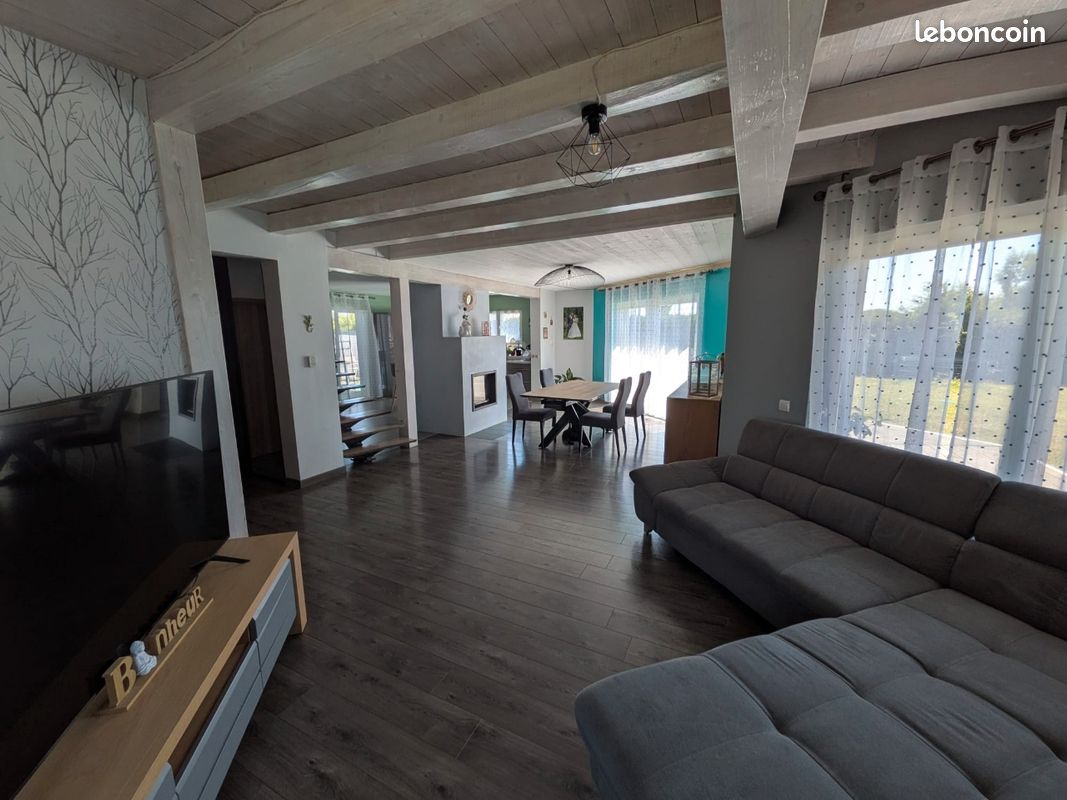 Maison 7 pièces 170 m² · à Chavannes-sur-l'Étang · 170 m² · 380 000 €