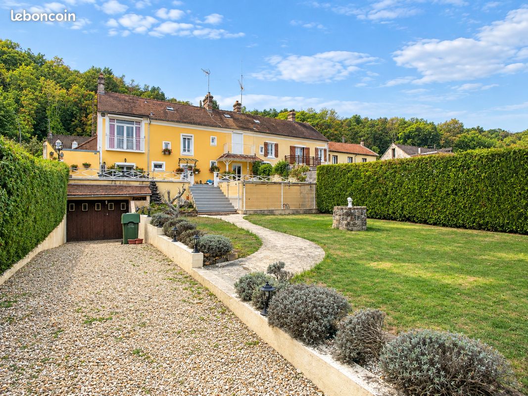 Maison 7 pièces 200 m² · à Saint-Jean-les-Deux-Jumeaux · 200 m² · 519 000 €