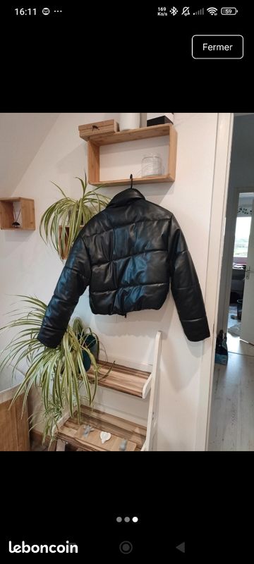 Blouson Zara court
Épais chaud et souple 
Taille XS 
Très propre (image 2)