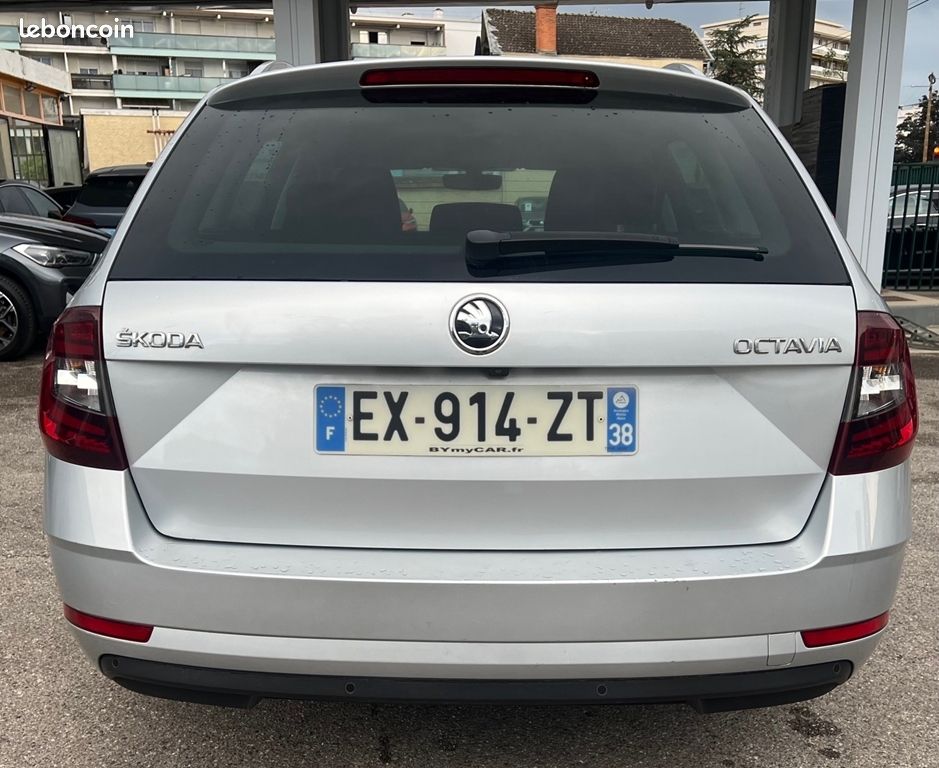 Skoda OCTAVIA COMBI 1.4 TSI 150CH GREEN TEC STYLE DSG7 (image 4)