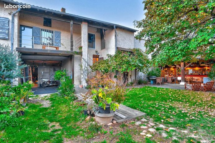 Maison 6 pièces 166 m²