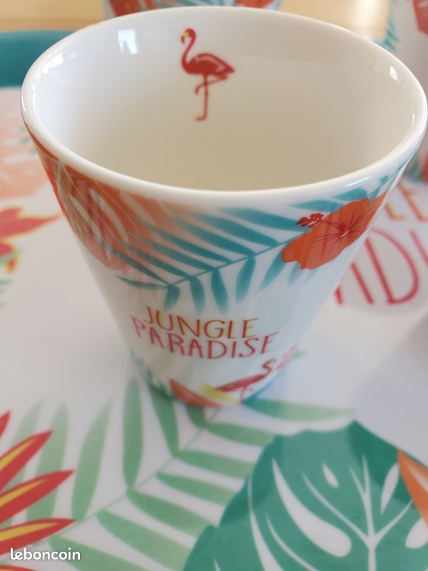 Plateau et tasses à café (image 1)