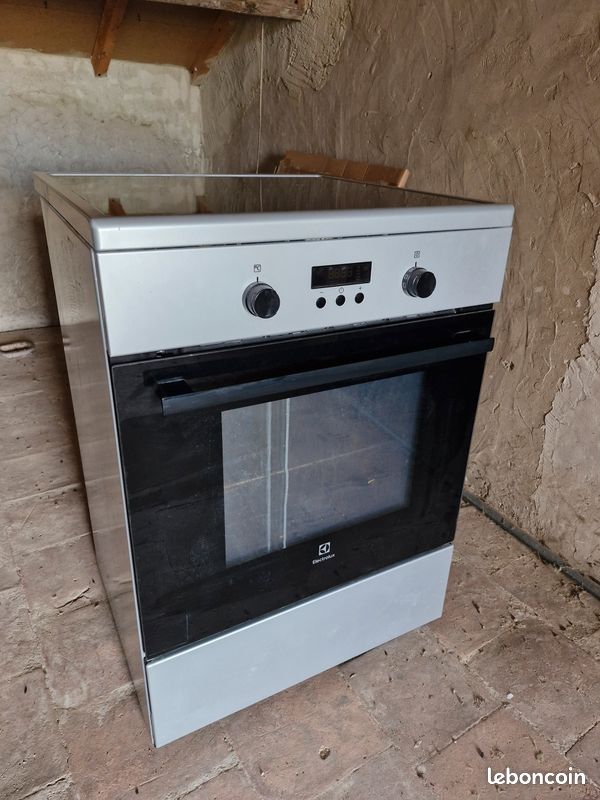 Gazinière électrique Electrolux (image 1)