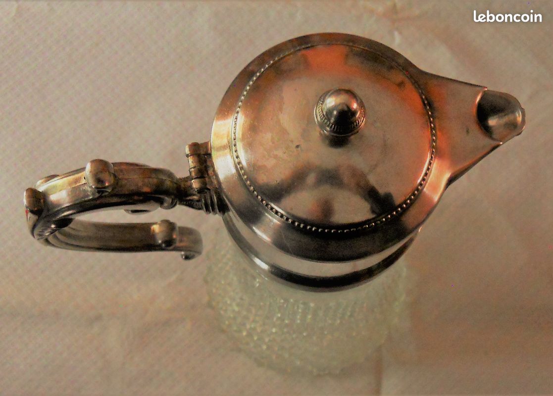Ancien pichet rafraichissant en verre et métal argenté (image 3)