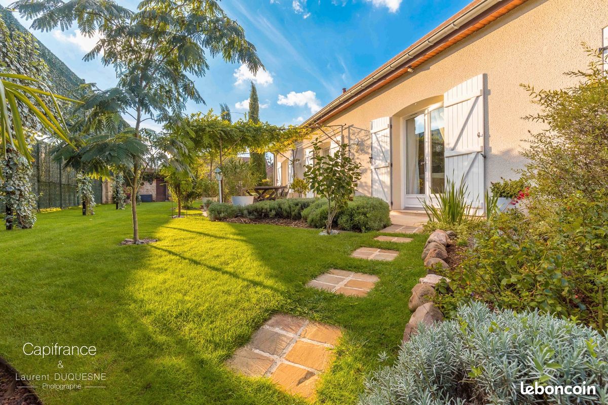 Maison 7 pièces 166 m² · à Bellefond · 166 m² · 385 000 €