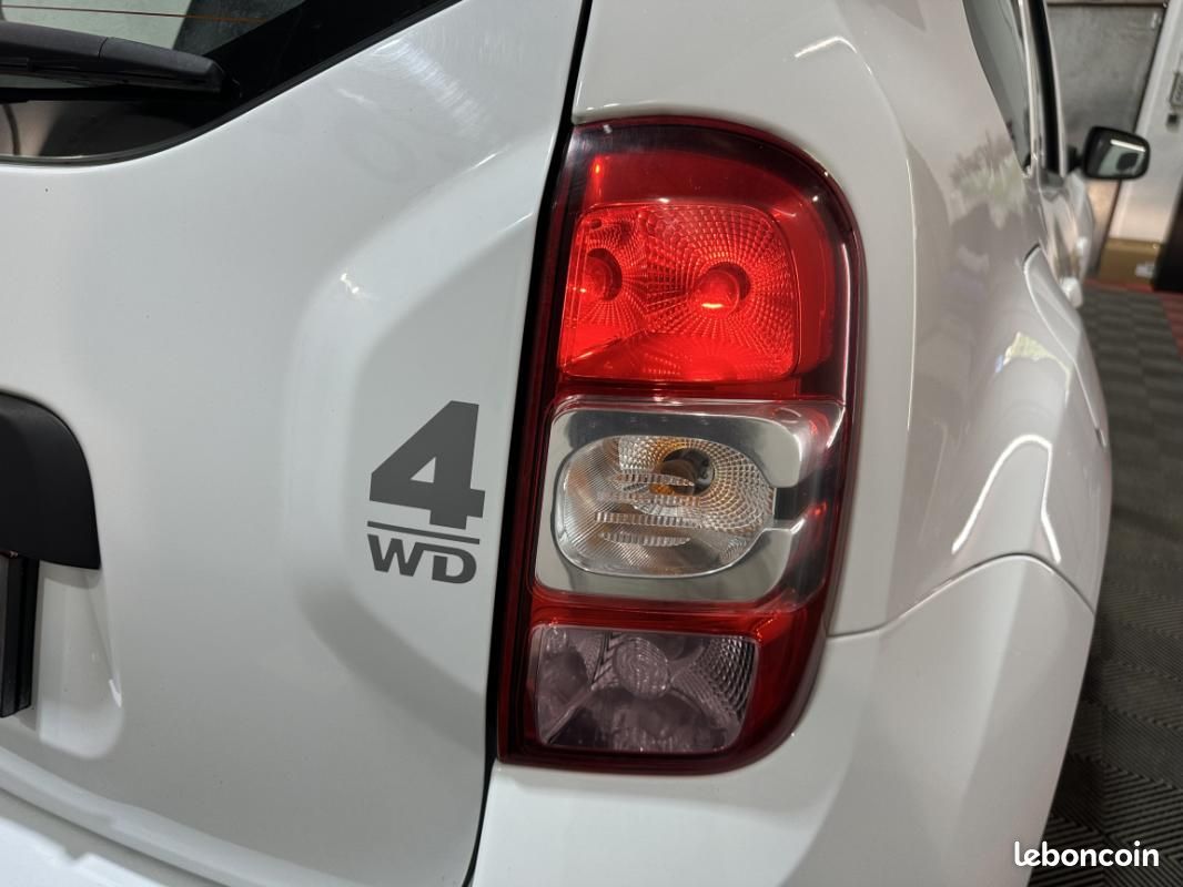 Dacia Duster 1.5 dCi 110 4x4 Lauréate +ATTELAGE (image 19)