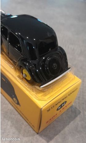 dinky toys atlas CITROEN Traction avec malle ref 24N +fiche
