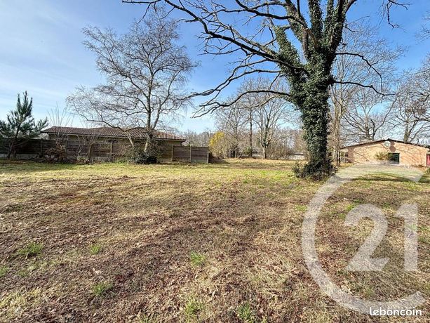 Terrain 7 711 m² Mios