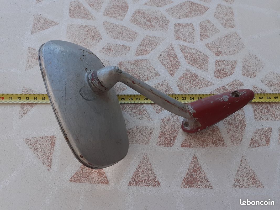 Rétroviseur de voiture ancienne (image 2)