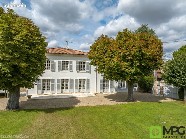 Maison 6 pièces 454 m²