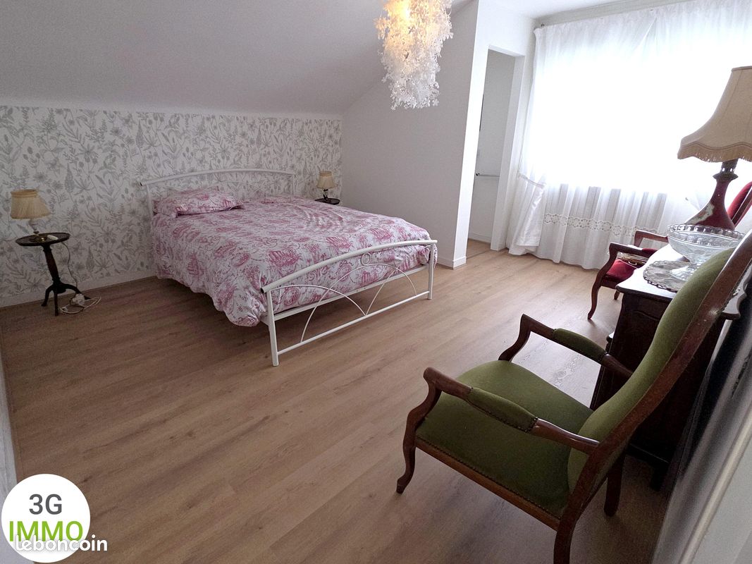Maison spacieuse avec jardin et dépendances | Maël-Carhaix centre (image 12)