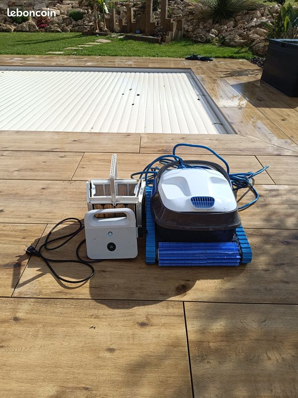Robot de piscine dolphin S200 (image 1)