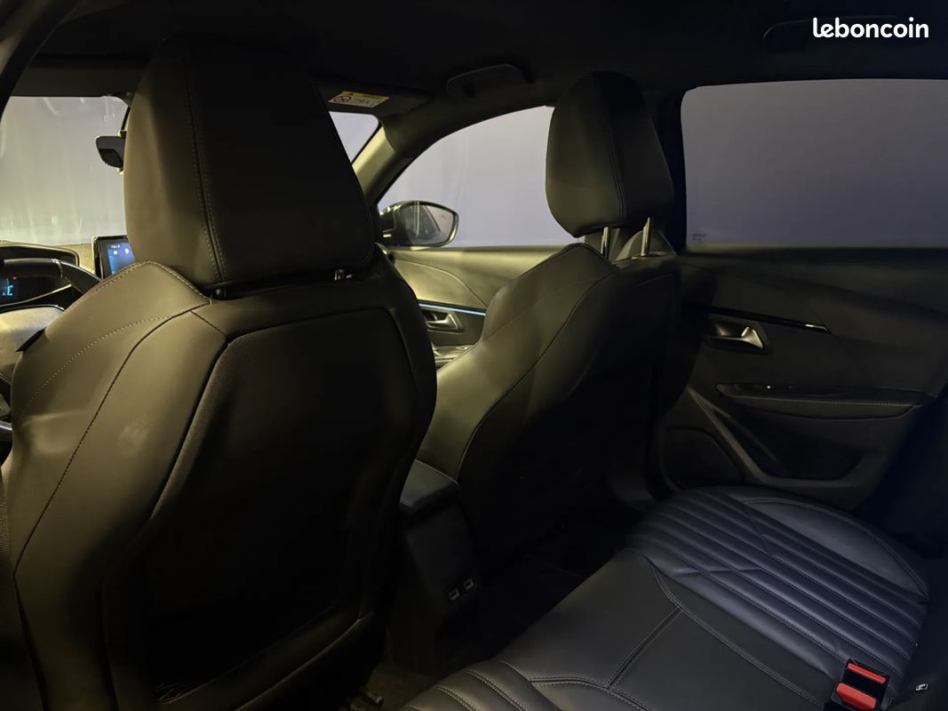 PEUGEOT 208 1.2 130ch GT - 2021 - CarPlay - Suivi complet - Boîte auto -Sièges électrique/Chauffant/Massant (image 19)