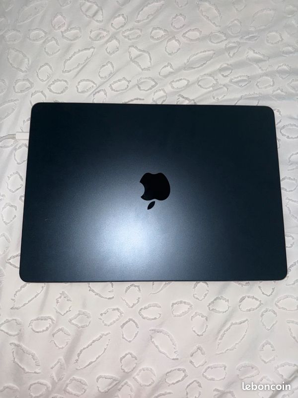 Macbook Air (image 1)