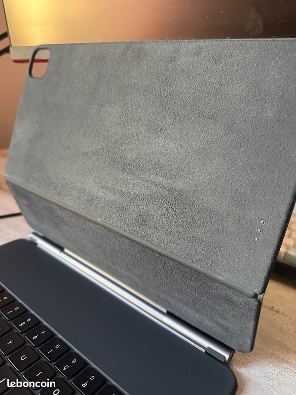 Magic Keyboard Noir - adapté pour iPad Air 13 (image 11)