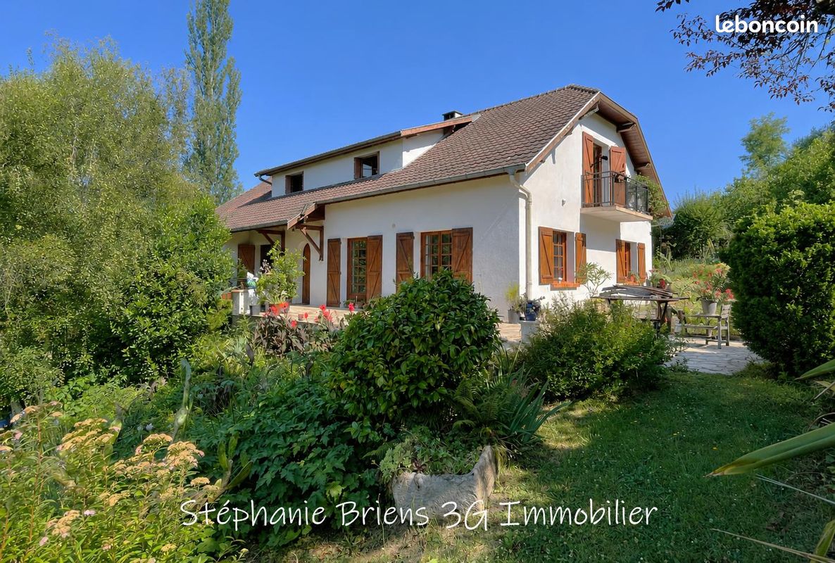 Maison 8 pièces 221 m² · à Buros · 221 m² · 350 000 €