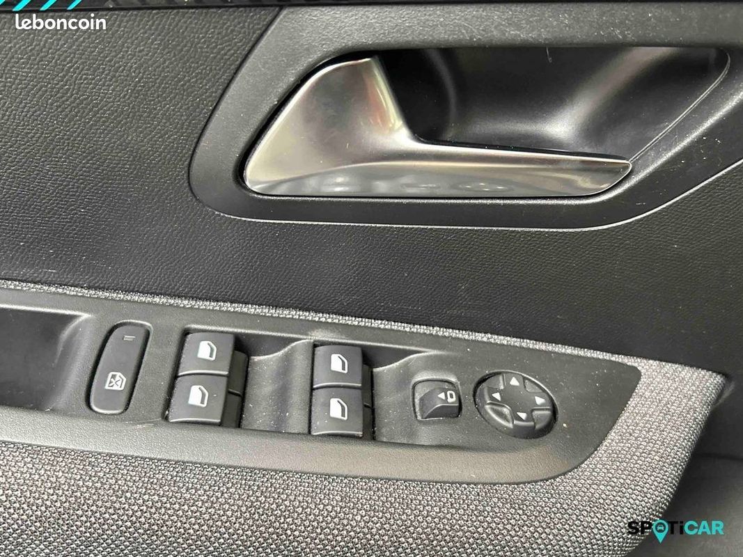 PEUGEOT 208 PureTech 100 S&S BVM6 Style (image 22)