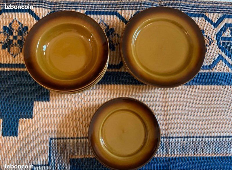 Lot de 16 assiettes en grès vintage – Tulowice Poland (image 1)