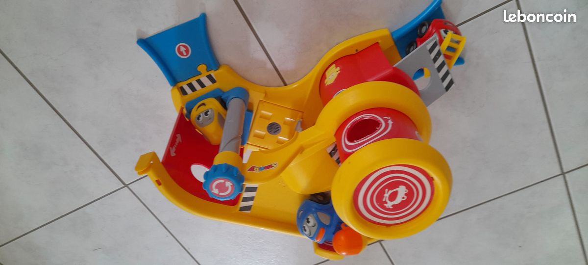 Garage voitures pour bébé (image 1)