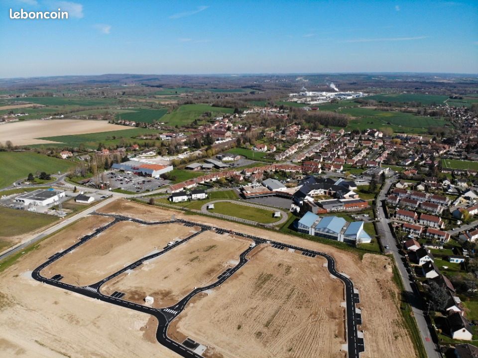 Terrain 760 m² · à Auneuil · 73 000 €