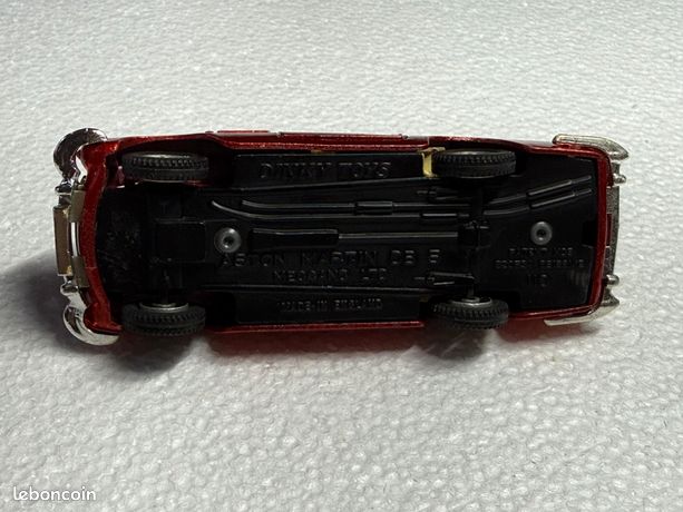 Aston Martin DB5 Dinky Toys 110 - Modèle Original Meccano Ltd - État Belge