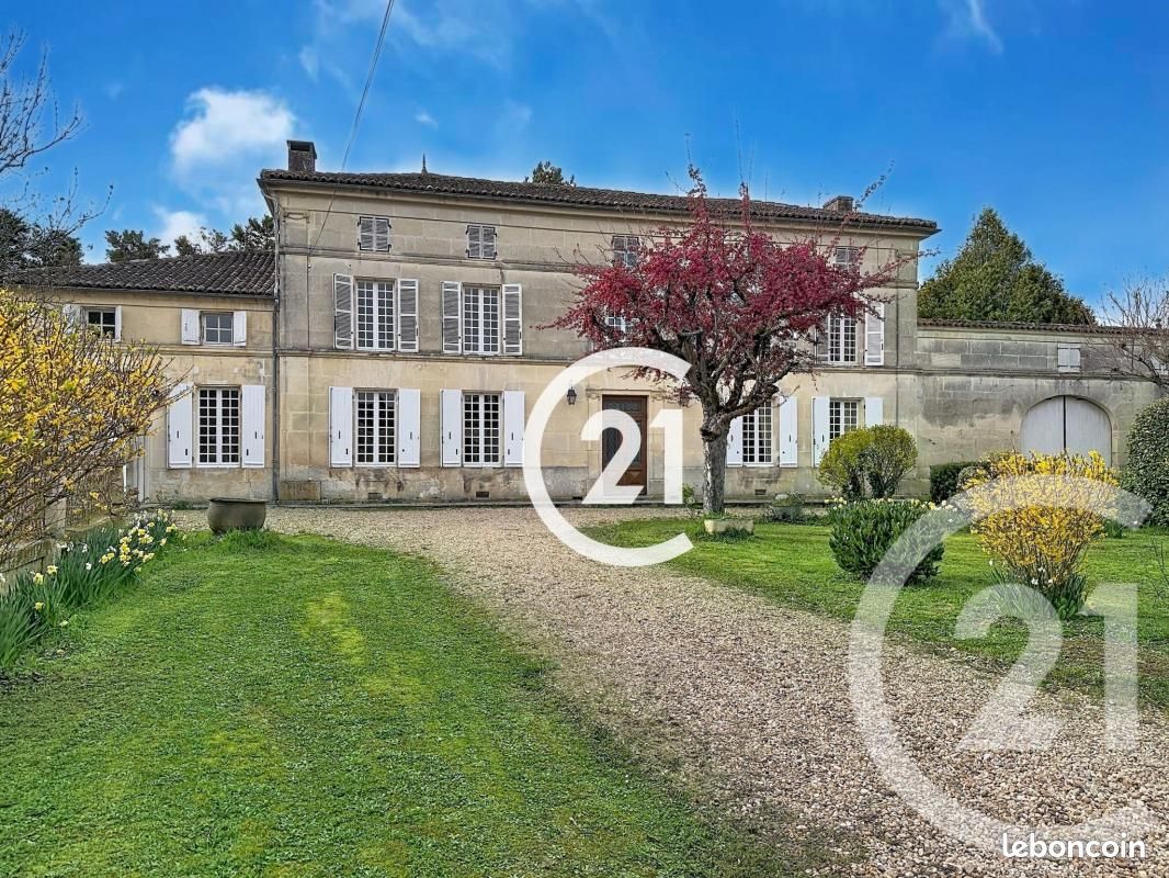 Maison 7 pièces 333 m² · à Val-de-Cognac · 333 m² · 395 000 €