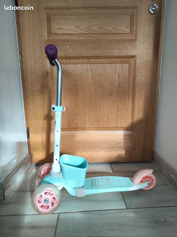 2 Trottinettes pour enfants et jeunes ados marque OXELO - Sport & Plein air