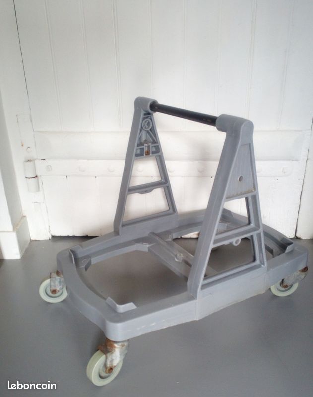 Chariot de ménage (image 1)
