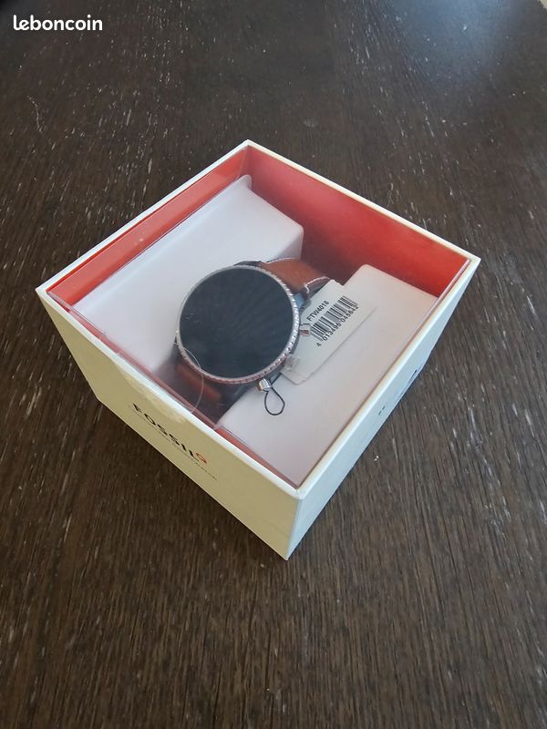 Montre Connectée Fossil Homme FTW4026 – NEUVE – Boîtier Noir, Bracelet Cuir Marron