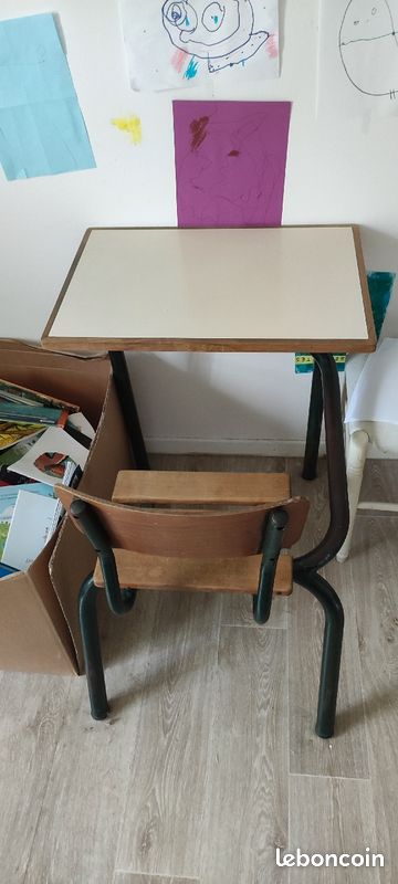 Bureau d'écolier (image 1)