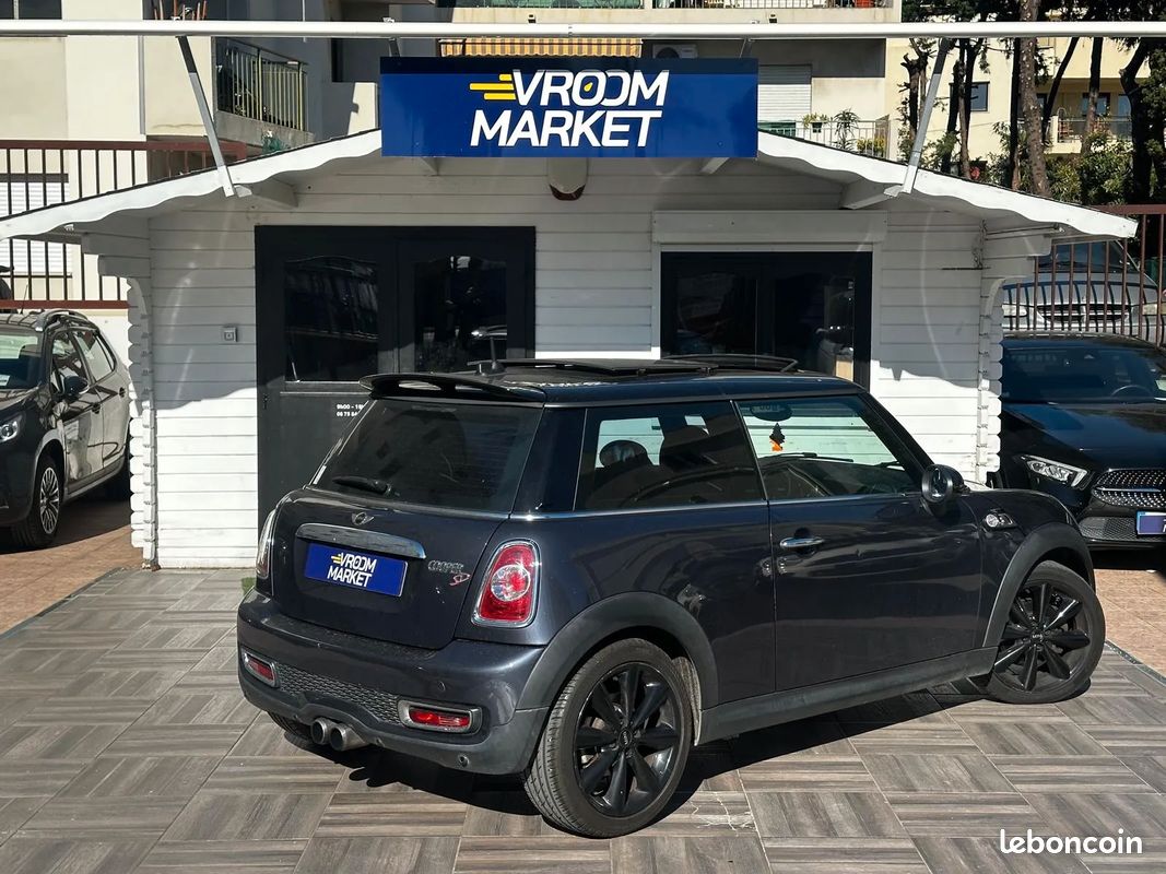 MINI Mini 2.0 D 143ch Pack Red Hot Chili - 2012 - 132 000 km - Toit Ouvrant - Harman Kardon - Sieges Chauffant (image 7)