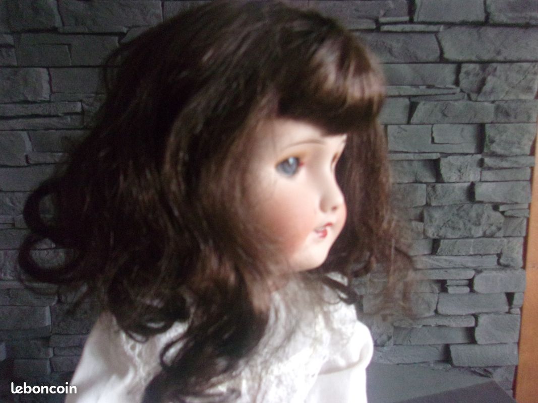 Jolie poupée ancienne UNIS FRANCE 301 tête porcelaine 5 et corps d