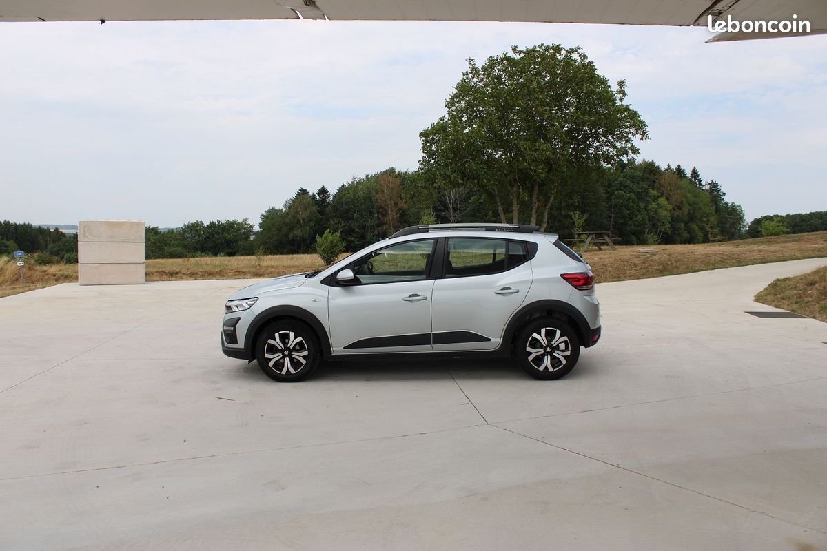 Dacia SANDERO 4 STEPWAY 1L TCE 90 CV TURBO BOITE 6 GPS CLIM AUTO RÉGULATEUR BLUETOOTH LEDS JA 16 (image 5)