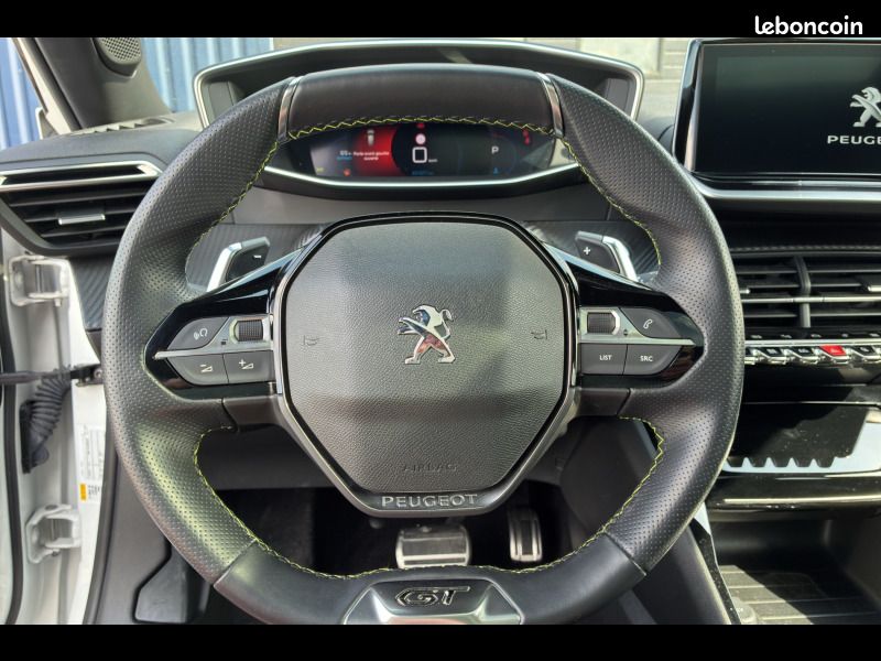 Peugeot 2008 PureTech 130 S&S EAT8 GT (image 11)