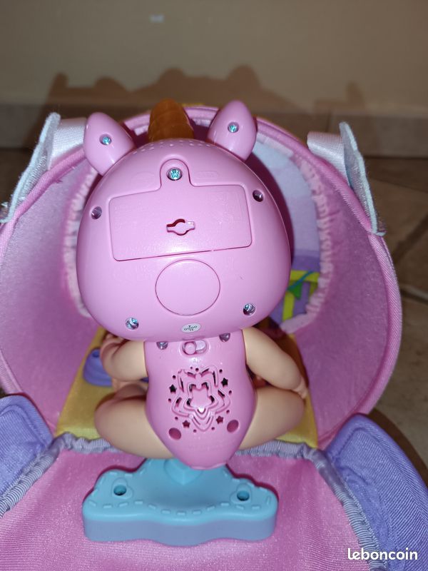 Poupée licorne magique (image 3)
