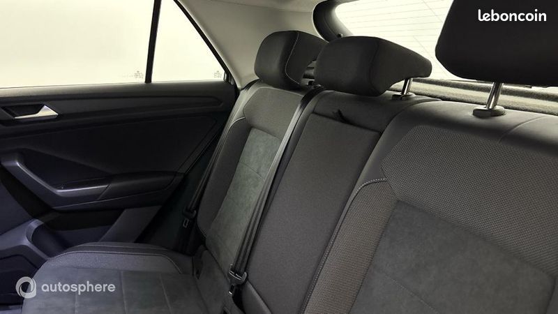 Volkswagen T-Roc 1.5 TSI EVO 150ch Style DSG7 (image 13)