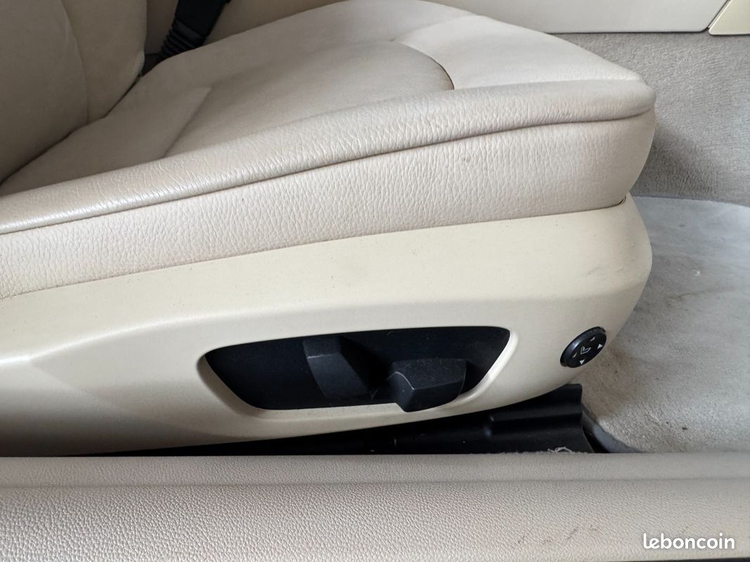 BMW SERIE 3 CAB E93 330i Luxe A (image 44)
