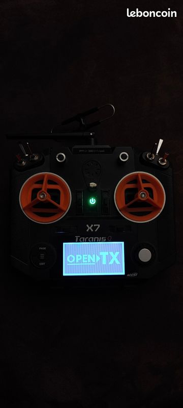 Taranis qx7 r9m (image 1)