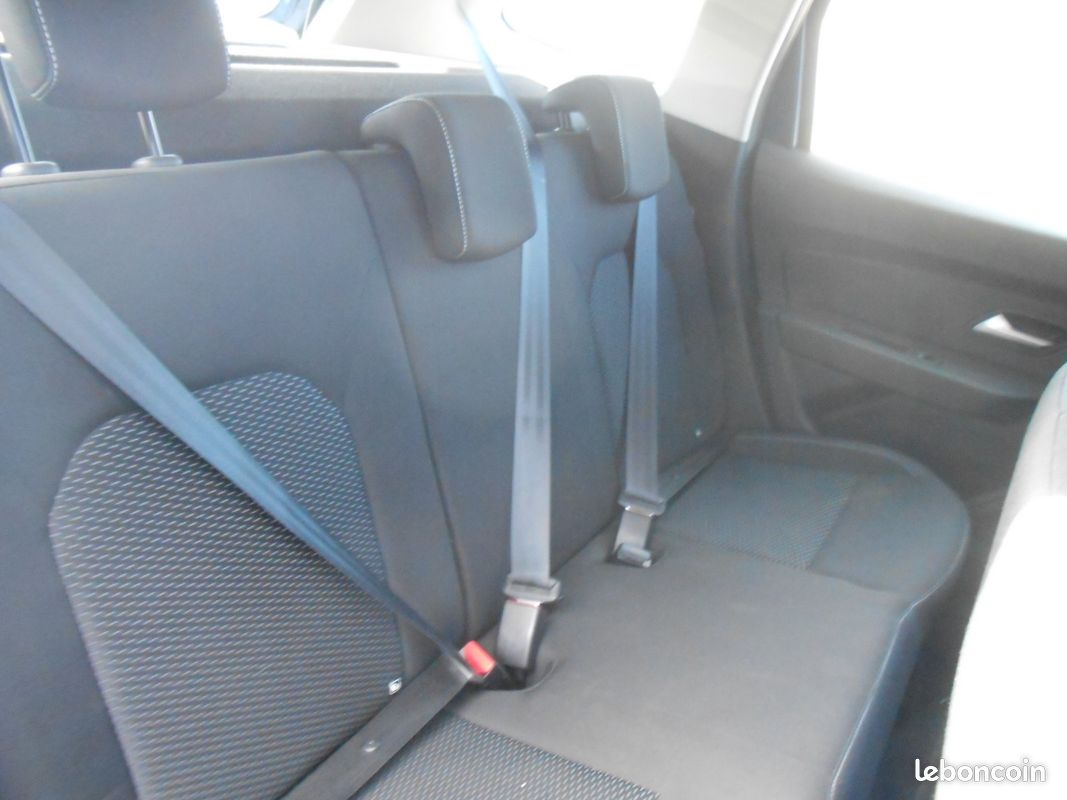 DACIA DUSTER Blue dCi 115 4x2 Confort (image 11)