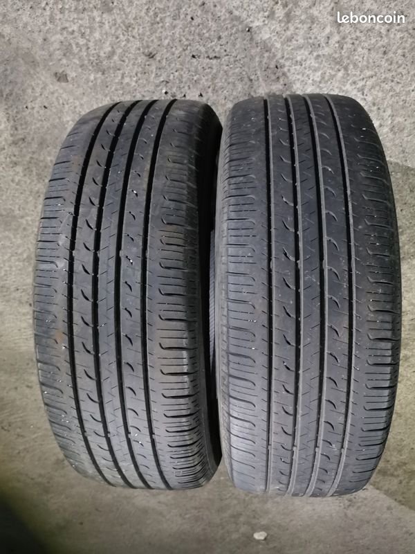 4 Pneus 225/55/19 GoodYear - Équipement auto