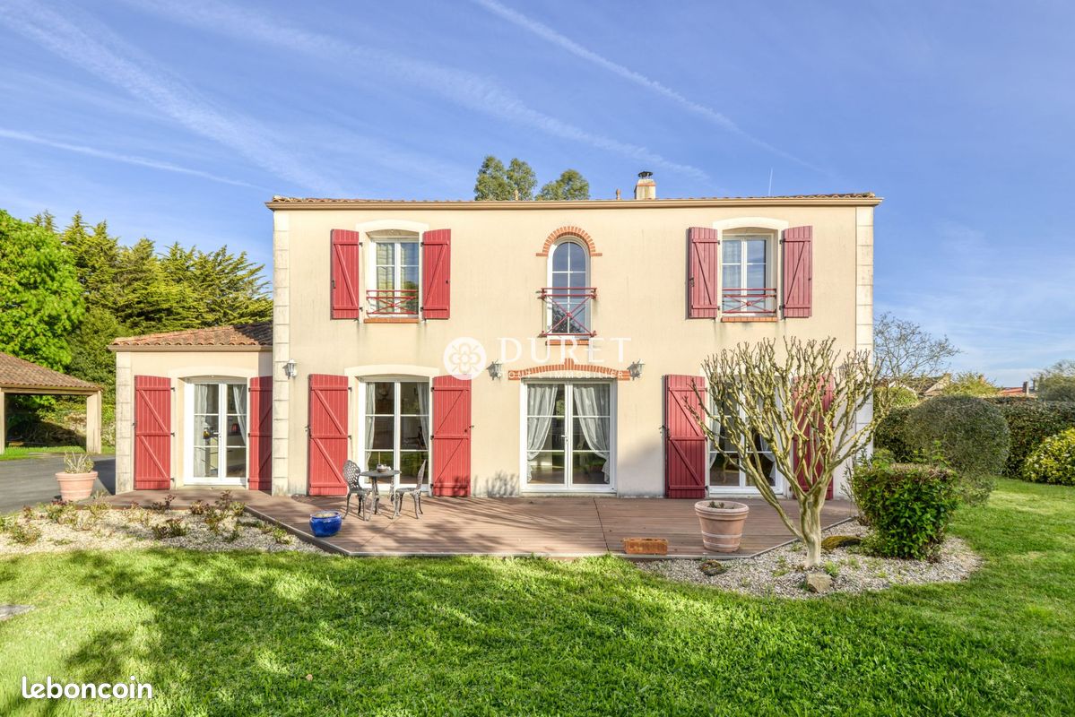 Maison 6 pièces 179 m² · à Clisson · 179 m² · 540 800 €