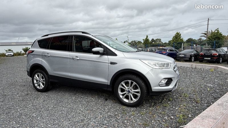 Ford KUGA 1.5 TDCI 120CH STOP&START ST-LINE BLACK & SILVER 4X2 EURO6.2 (image 4)