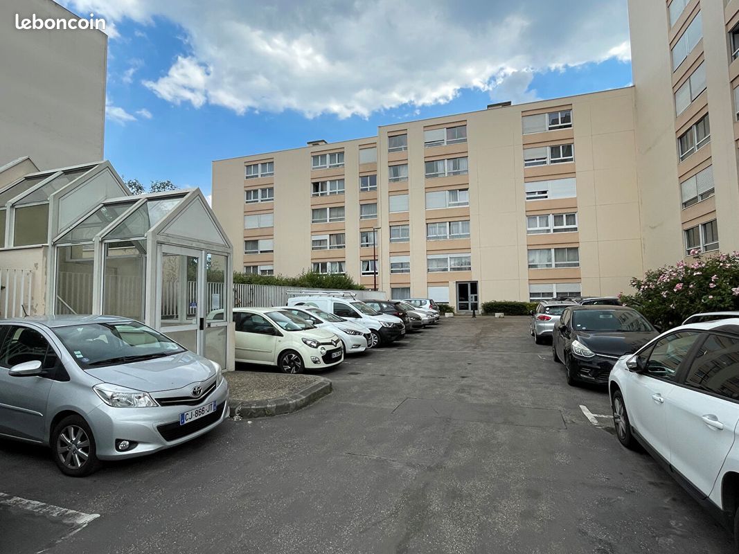 Parking/box Le petit Quevilly · à Le Petit-Quevilly · 51 €/mois